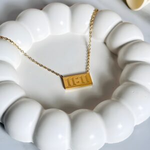 Elegant gold pendant with intricate design for women – perfect for weddings, parties, and gifting. Shop premium gold jewelry online.