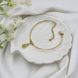 Elegant gold-plated bracelet