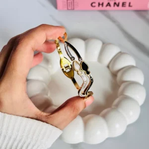 Jewellci Anti-Tarnish Gold-Plated Bracelet – 18K gold-plated, durable, hypoallergenic, and long-lasting jewelry for everyday wear and gifting