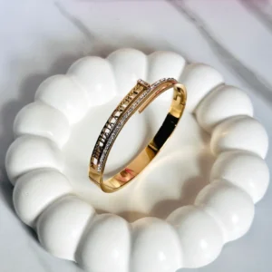 Jewellci Anti-Tarnish Gold-Plated Bracelet – 18K gold-plated, durable, hypoallergenic, and long-lasting jewelry for everyday wear and gifting