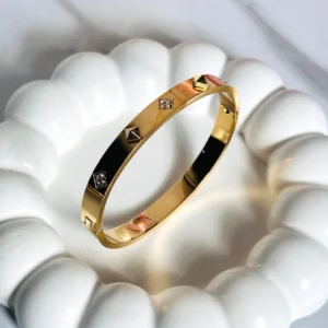 Jewellci Anti-Tarnish Gold-Plated Bracelet – 18K gold-plated, durable, hypoallergenic, and long-lasting jewelry for everyday wear and gifting