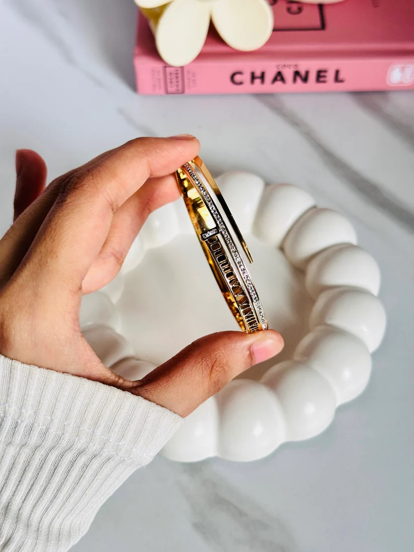 Jewellci Anti-Tarnish Gold-Plated Bracelet | Long-Lasting 18K Gold Jewelry Jewellci Anti-Tarnish Gold-Plated Bracelet – 18K gold-plated, durable, hypoallergenic, and long-lasting jewelry for everyday wear and gifting