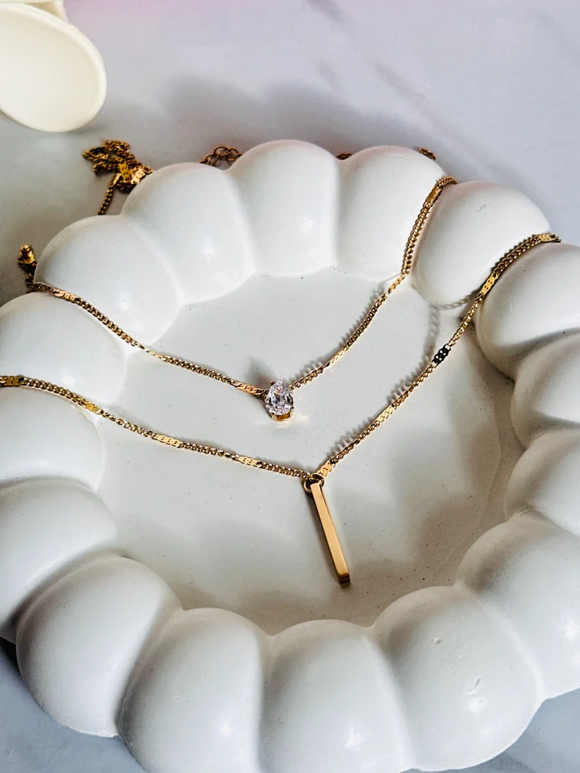 Luxury Gold Plated Chain Necklace Elegant gold pendant with intricate design for women – perfect for weddings, parties, and gifting. Shop premium gold jewelry online.