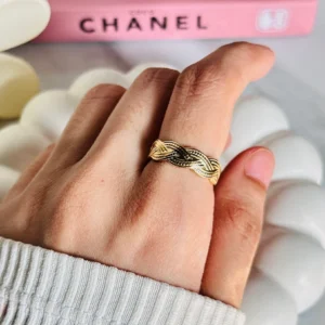 Elegant anti-tarnish gold ring with a long-lasting shine, perfect for everyday wear.